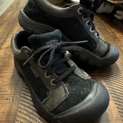 Keen Niños Negro Senderismo Tenis/Zapatos con Cordones Niños Talla 1, EU 33, USADO Foto 1 de 4