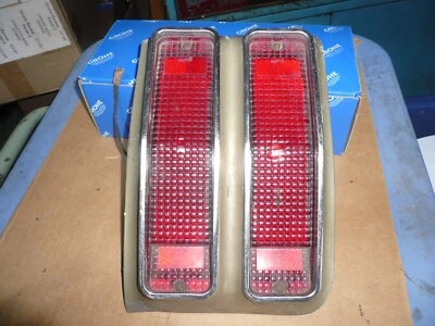 Conjunto de luz trasera Pontiac Catalina Wagon 1967 con lente GM 7648446 conductores izquierda Foto 1 de 2