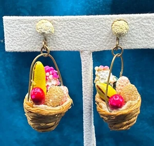 Vintage Fruit Basket EARRINGS Screw Back Dangle Tutti Fruity Carmen Miranda 40s - Picture 1 of 9