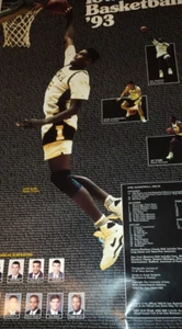 Vintage 1992-93 IOWA HAWKEYE ZWEISEITIGES POSTER FOOTBALL/BASKETBALL groß 36"x20" - Bild 1 von 2