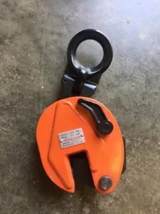 1 Ton Plate Lifting Clamp, Grip 0-3/4" - Picture 1 of 4