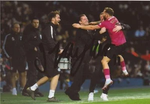 PETERBOROUGH: JON TAYLOR SIGNED 6x4 ACTION PHOTO+COA - Imagen 1 de 1