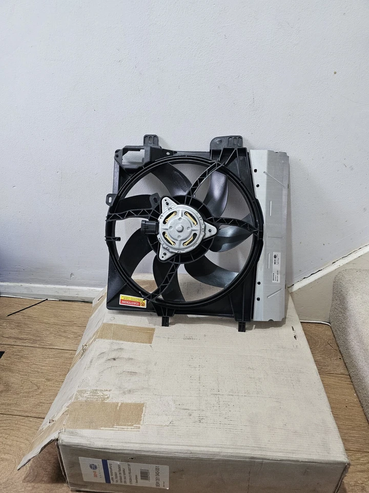 BEHR HELLA RADIATOR FAN FITS CITROEN PEUGEOT RENAULT DS 1253H6 8EW351043-551 - Image 1 of 4