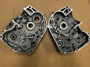 Conjunto de cárter motor KTM RC390 y 390 Duke con rodamiento - Imagen 1 de 1