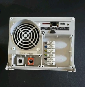 Tripp Lite 750W 12V DC PowerVerter Rv Inwerter Ładowarka RV750ULHW - Zdjęcie 1 z 7