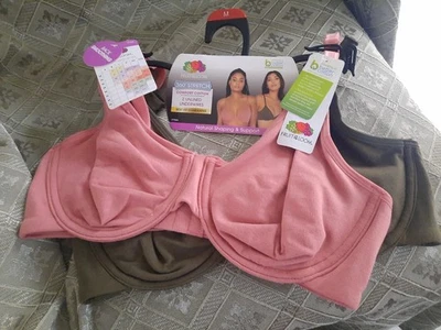 NWT 2 Pack Fruit Of The Loom Size 34-36(M) 360 Stretch Comfort Cotton Underwire  - Image 1 of 4