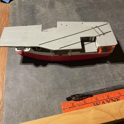 Galoob Micro Machines 1988 portaaviones incompleto Foto 1 de 4