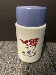 Vintage 1970er Snoopy und Woodstock Thermoskanne 8 Unzen Kinder Erdnüsse lila Deckel Stopfen - Bild 1 von 3
