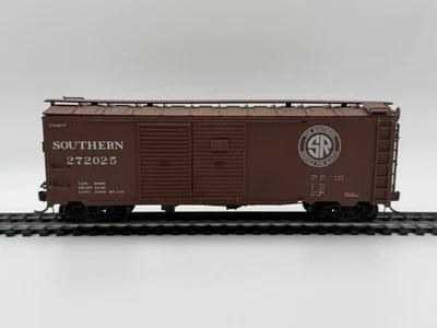 HO Red Caboose Southern 40’ AAR Boxcar – Double Doors KD Couplers USA - Image 1 of 4