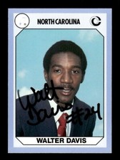 WALTER DAVIS SIGNED 1990 COLLEGIATE COLLECTION NORTH CAROLINA TAR HEELS #9 AUTO