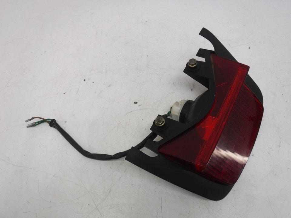 1985 HONDA V65 MAGNA LANTERNA TRASEIRA DE FREIO TRASEIRA FABRICANTE DE EQUIPAMENTO ORIGINAL - Imagem 1 de 4