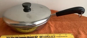 "Sartén y tapa de 9"" Revereware de colección cubierta de acero inoxidable inferior Clinton EE. UU." - Imagen 1 de 6