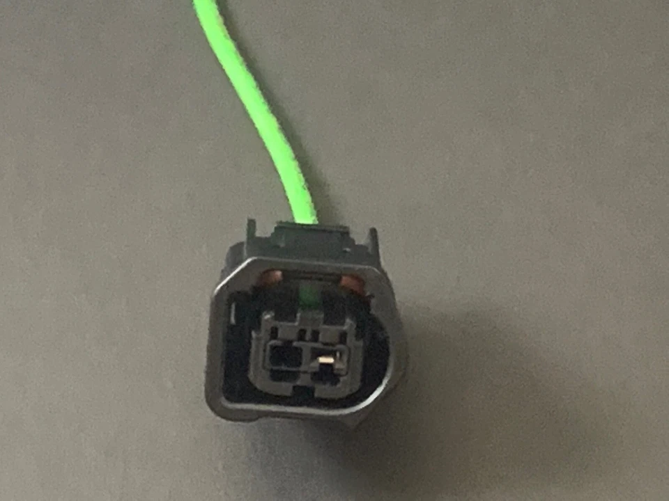 ALTERNATOR PIGTAIL HARNESS PLUG CONNECTOR FOR 2006-2009 MERCEDES BENZ E320 - Image 1 of 4