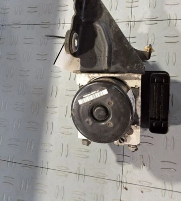 2010-2011 Ford Focus  Anti Lock Brake Pump ABS Pump Traction Control System OEM - Image 1 of 4