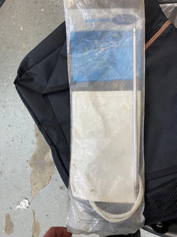 Power Antenna AM FM for Lincoln Mark VII VIII Town E4VY-18A886-AB - Image 1 of 4