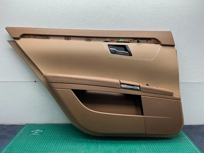 07-09 MERCEDES-BENZ W221 S550 ЗАДНЯЯ ЛЕВАЯ БОКОВАЯ ВНУТРЕННЯЯ ДВЕРНАЯ ПАНЕЛЬ КОРИЧНЕВАЯ ОТ ОРИГИНАЛЬНОГО ПРОИЗВОДИТЕЛЯ - Изображение 1 из 4