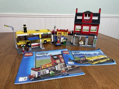LEGO City City Corner 7641 Retired 99.9% Complete With Manual - Image 1 of 4