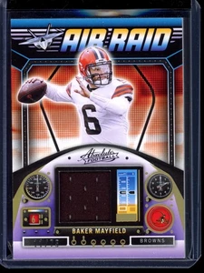 Panini Absolute #AR8 2021 Baker Mayfield Air Raid Materials dorado/75 - Imagen 1 de 2