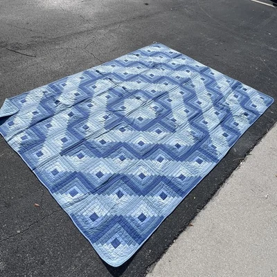 Colcha de retazos hecha a mano con patrón de cabina de troncos azul 103X75 Foto 1 de 4