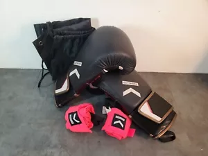 Decathlon Outshock 8oz Boxing Gloves Model 500 Carbon - Picture 1 of 3