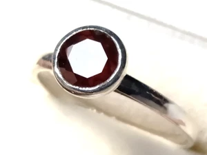 ANELLO CARINO GRANATO CABINA IN LUNETTA ALLA MODA SET ARGENTO STERLING.925 MISURA 7,5-7,75! - Foto 1 di 15