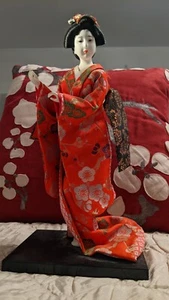  Vintage 13 inch Japanese Geisha Doll with base in perfect condition. - Picture 1 of 3
