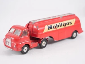 Corgi n° 1110 Big Bedford tractor unit MOBILGAS camion citerne - Picture 1 of 9