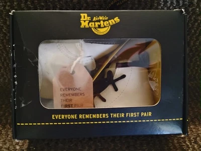 Dr Martens Zapatos Infantil Talla US 2 1460 Botines Cuna Cuero Blanco NUEVO Foto 1 de 4