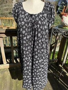 Croft & Barrow Women’s Plus Size 3X Black & White Floral Short Sleeve Nightgown - Picture 1 of 6