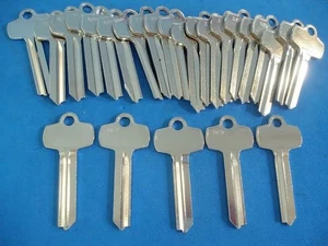 LOT OF 25 LOCKSMITH BE2 KEY BLANKS FITS BEST A KEYWAY NICKEL PLATED BRASS - Picture 1 of 1