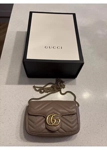 Bolso de Hombro Gucci Auténtico GG Mini Marmont Matelasse Cuero de Becerro - Imagen 1 de 12
