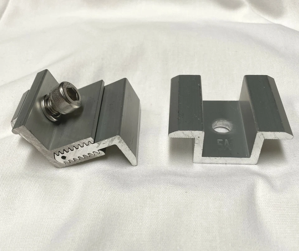 Solar Mounting 20 Mid-Clamps No Hardware & 8 End-Clamps