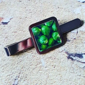 Unique BRUSSELS SPROUTS TIE CLIP chrome DESIGNER fab gift DINNER vegetables YUK! - Picture 1 of 1