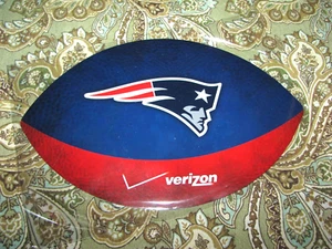 New England Patriots Magnet Football Verizon sponsor (Tom Brady) 2011 - Picture 1 of 1