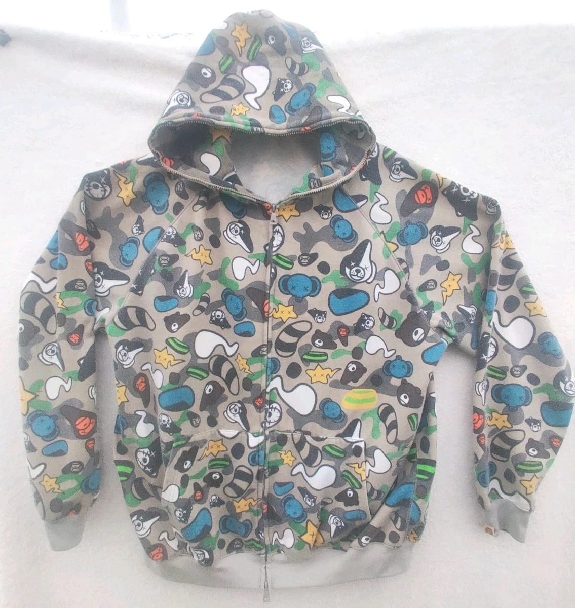 BAPE - kaws グレーのジップアップパーカー 希少 BAPE×KAWS full zip