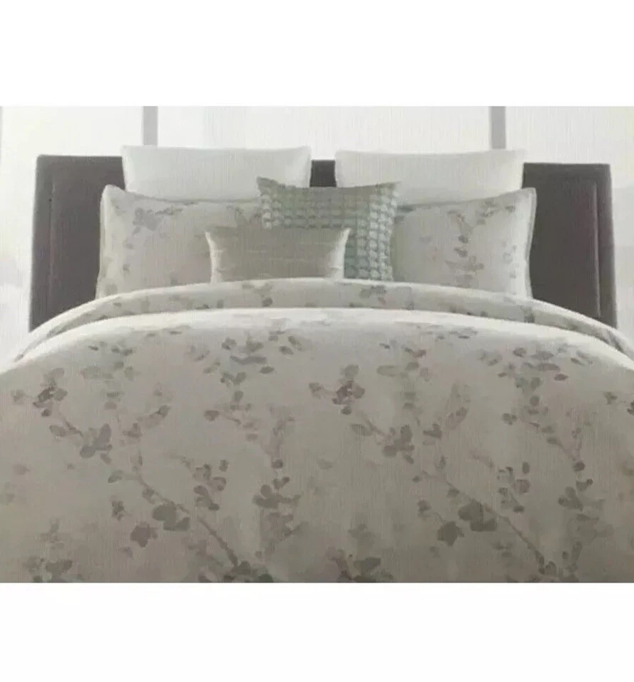 Vera Wang Floral Shadow King  Duvet Cover +Two King Shams. Brand New! - Image 1 of 4