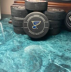 2012 NHL Official Game PLAYOFF Puck LA Kings vs. St. Louis Blues Sher-Wood