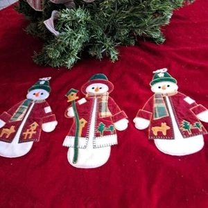 CHRISTMAS HOLIDAY TREE SKIRT 70X24 LUXURIOUS RED VELVET REVERSIBLE SNOWMAN #3 - Picture 1 of 8
