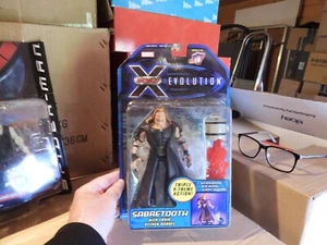 Sabretooth Xmen Evolution With Toxic Attack Barrel Triple Xtreme Action Unopened - Picture 1 of 4