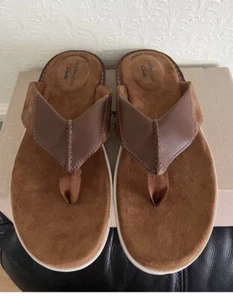 Sandalias chanclas Clarks Ellison de cuero tostado fácil para hombre talla 11 G EU 46 del Reino Unido - Imagen 1 de 12