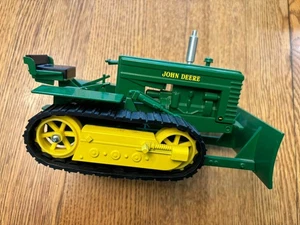 SPEC CAST  JOHN DEERE MC  TRACTOR - 1/16 CRAWLER & BLADE IN BOX - Picture 1 of 6