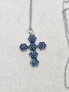 Kreuz Anhänger 9kt Weißgold blauer Diamant & 9kt Kette (2,42g) - Bild 1 von 9