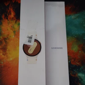 Samsung Galaxy Watch 7 40mm Bluetooth AI Smartwatch 32Gb, - Photo 1 sur 6
