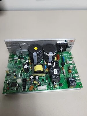 Tabla de control del motor de cinta de correr True Fitness TM50 (S30) Foto 1 de 4