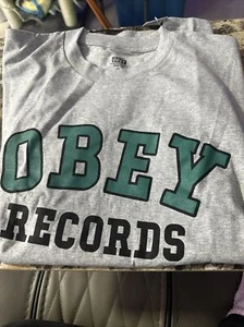 Obey neu Herren T-Shirt Größe M grau Obey Records Logo Shirt Baumwolle T-Shirt neu - Bild 1 von 2