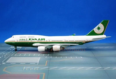 Jet-X EVA Air Taiwan B 747 1:400 Diecast Commercial Plane Model JXM147 - Image 1 of 4