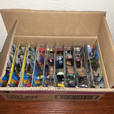 Hot Wheels Treasure Hunt Lote de 36 Camaro Volkswagen Jeep Dodge Ford Varios Años Foto 1 de 4