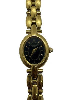 Женские овальные кварцевые часы Pulsar V400-X028 золотистый черный циферблат римские цифры - Изображение 1 из 4