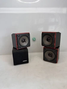 Due altoparlanti Bose Red Line Double Cube Lifestyle / Acoustimass - griglie mancanti - Foto 1 di 2