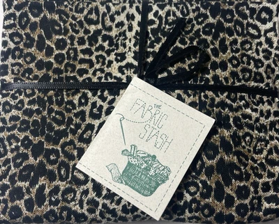 Paquete de 8 piezas de algodón con estampado de animales exóticos The Fabric Stash de colección  Foto 1 de 4